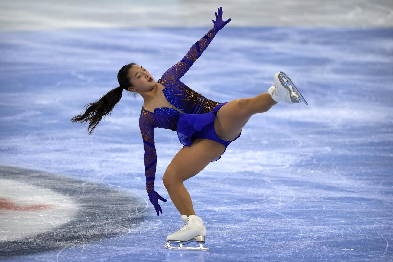 女子フリーで演技する坂本（AP）