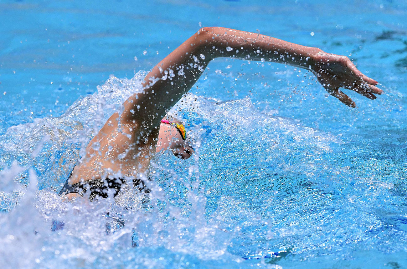 女子100メートル自由形予選を泳ぐ池江（撮影・滝沢徹郎）