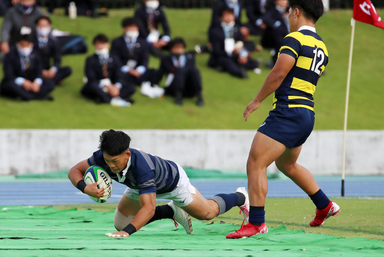 同大対立命大　後半5分、同大SH田村は右中間にトライを決める（撮影・加藤哉）