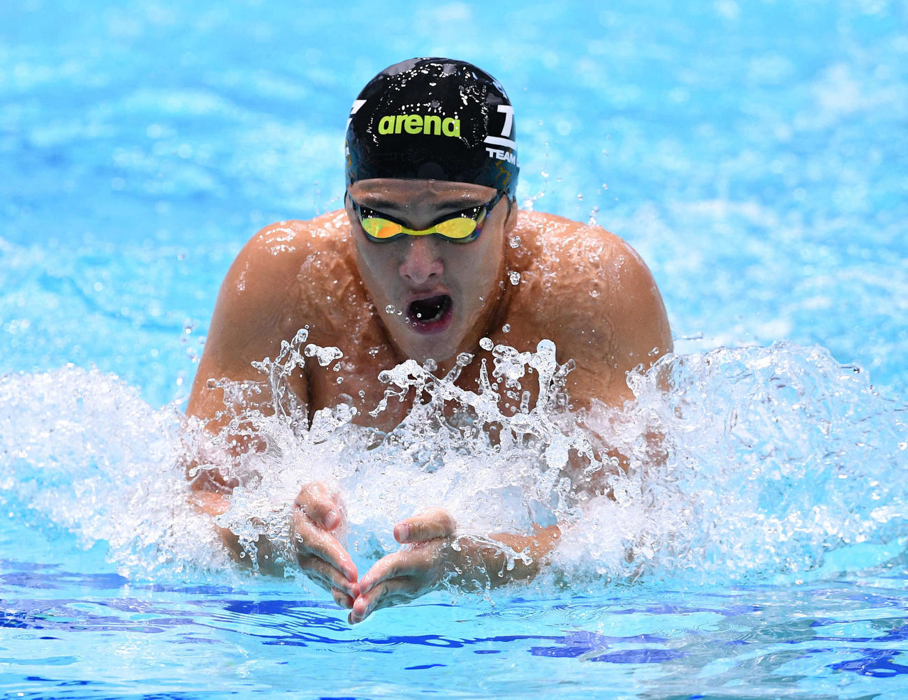 男子200メートル個人メドレー決勝で力泳する瀬戸（撮影・滝沢徹郎）