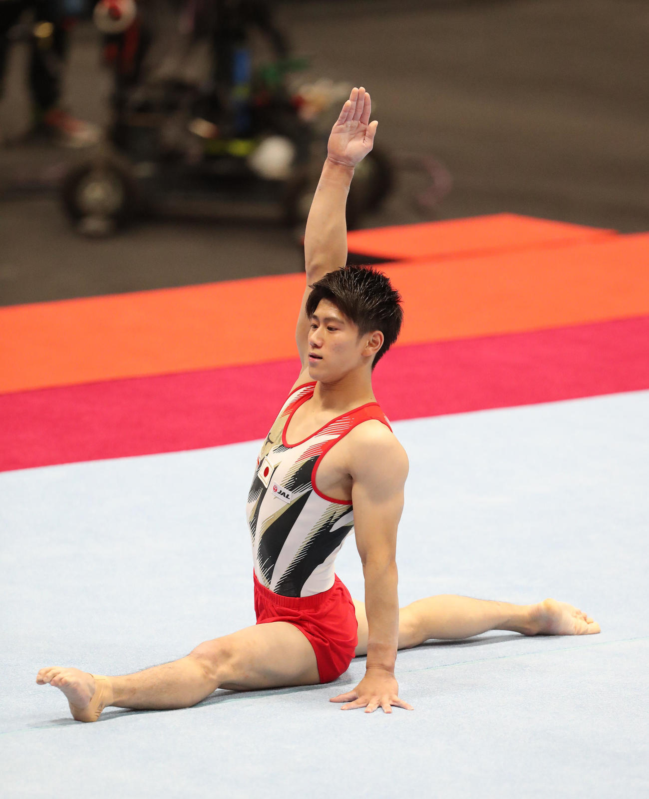 男子予選　床運動の演技をする橋本大輝（撮影・梅根麻紀）