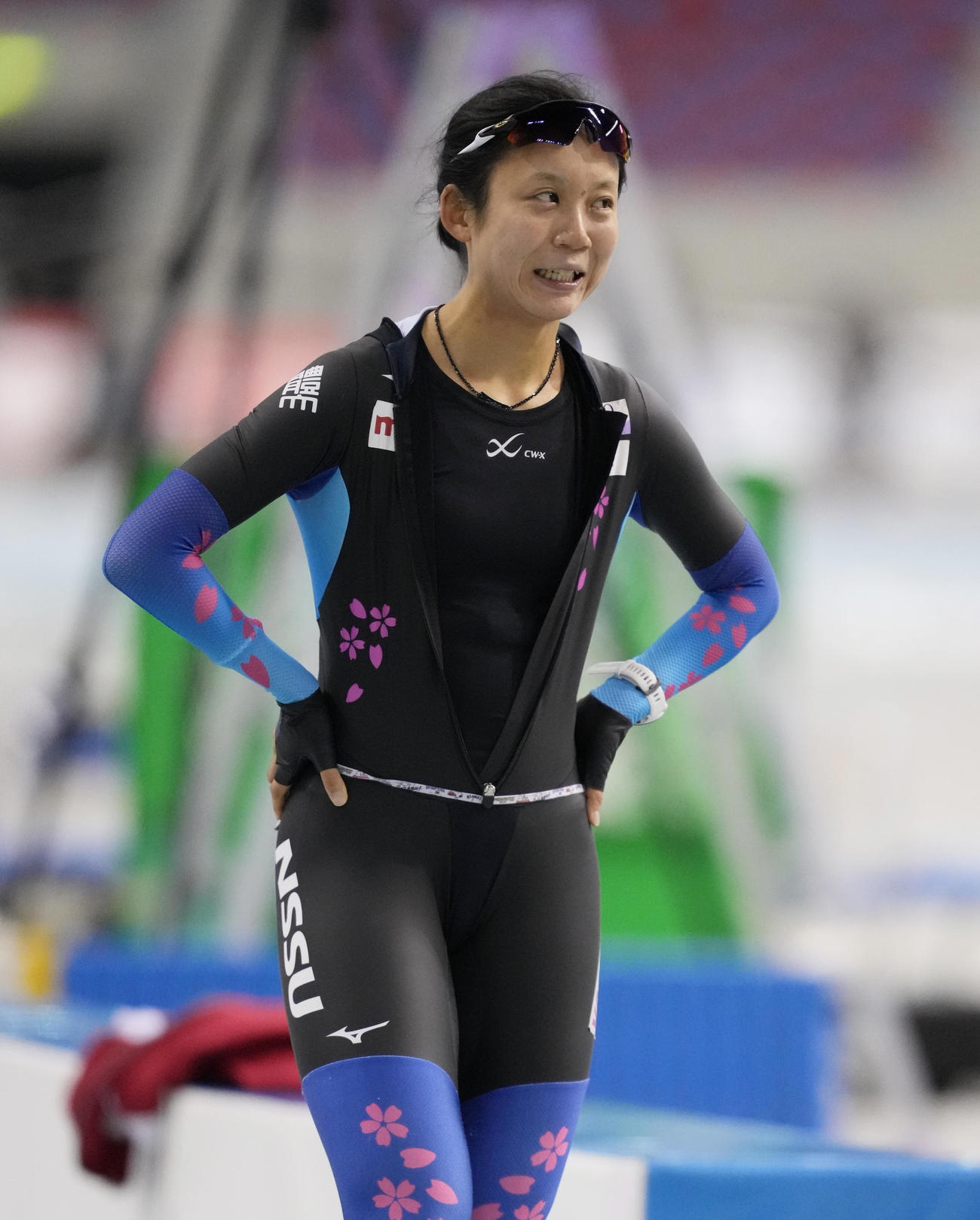 全日本スピードスケート距離別選手権大会の公式練習に参加し調整する高木美（撮影・菅敏）