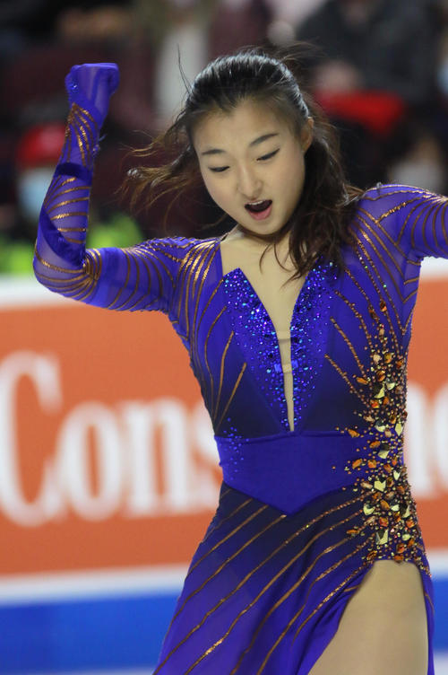 女子フリー　演技する坂本花織（AP）