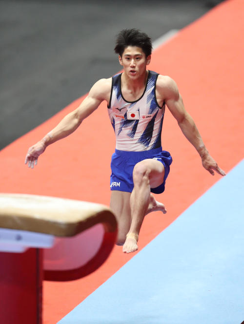 男子個人総合決勝 跳馬の演技を行う橋本大輝(撮影・梅根麻紀)