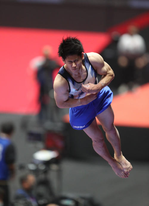 男子個人総合決勝 跳馬の演技を行う橋本大輝(撮影・梅根麻紀)