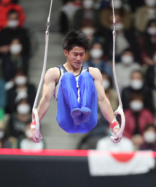 男子個人総合決勝 つり輪の演技を行う橋本大輝(撮影・梅根麻紀)