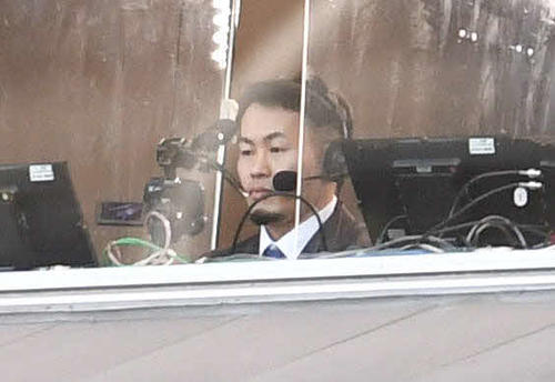 日本代表対オーストラリア代表　テレビ中継のゲスト解説を務めた元日本代表の福岡堅樹氏（撮影・岩下翔太）