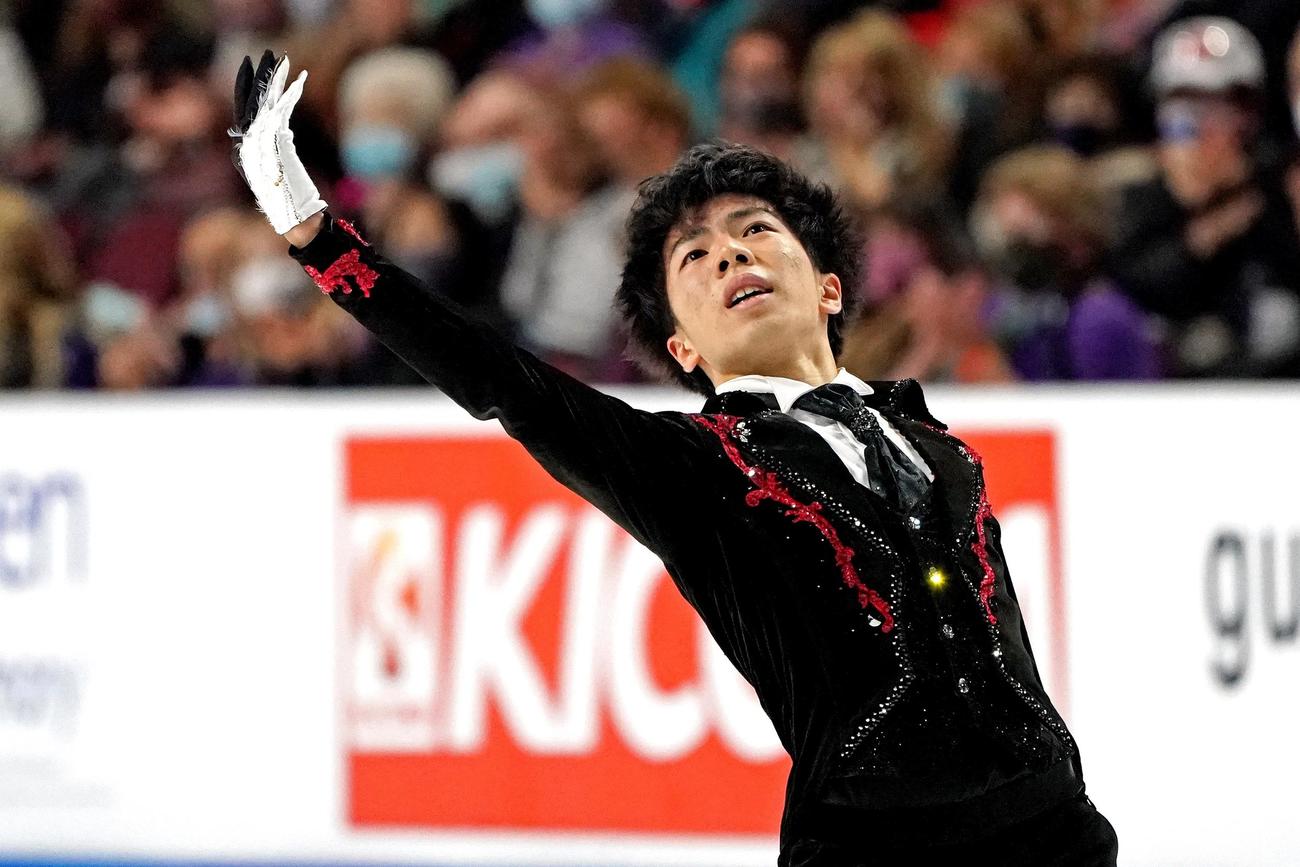 スケートアメリカ　フリーで演技する佐藤駿（AP）