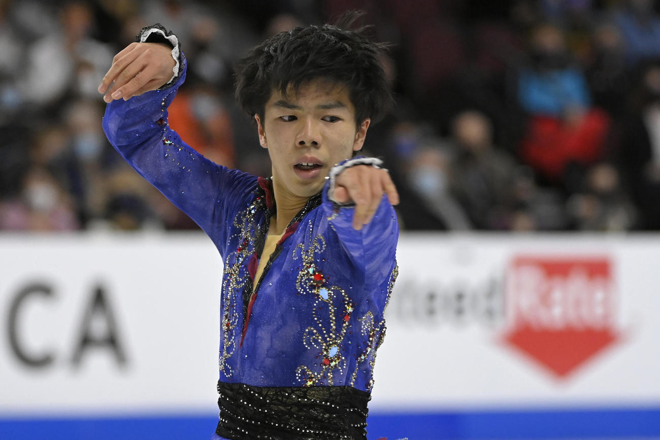グランプリ（GP）シリーズ第1戦スケートアメリカ　男子SPで演技する佐藤駿（AP）
