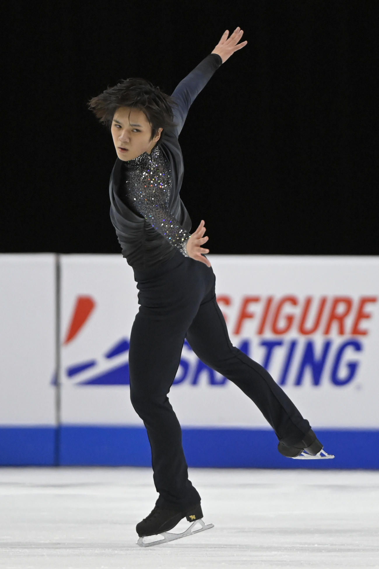 グランプリ（GP）シリーズ第1戦スケートアメリカ　男子SPで演技する宇野昌磨（AP）