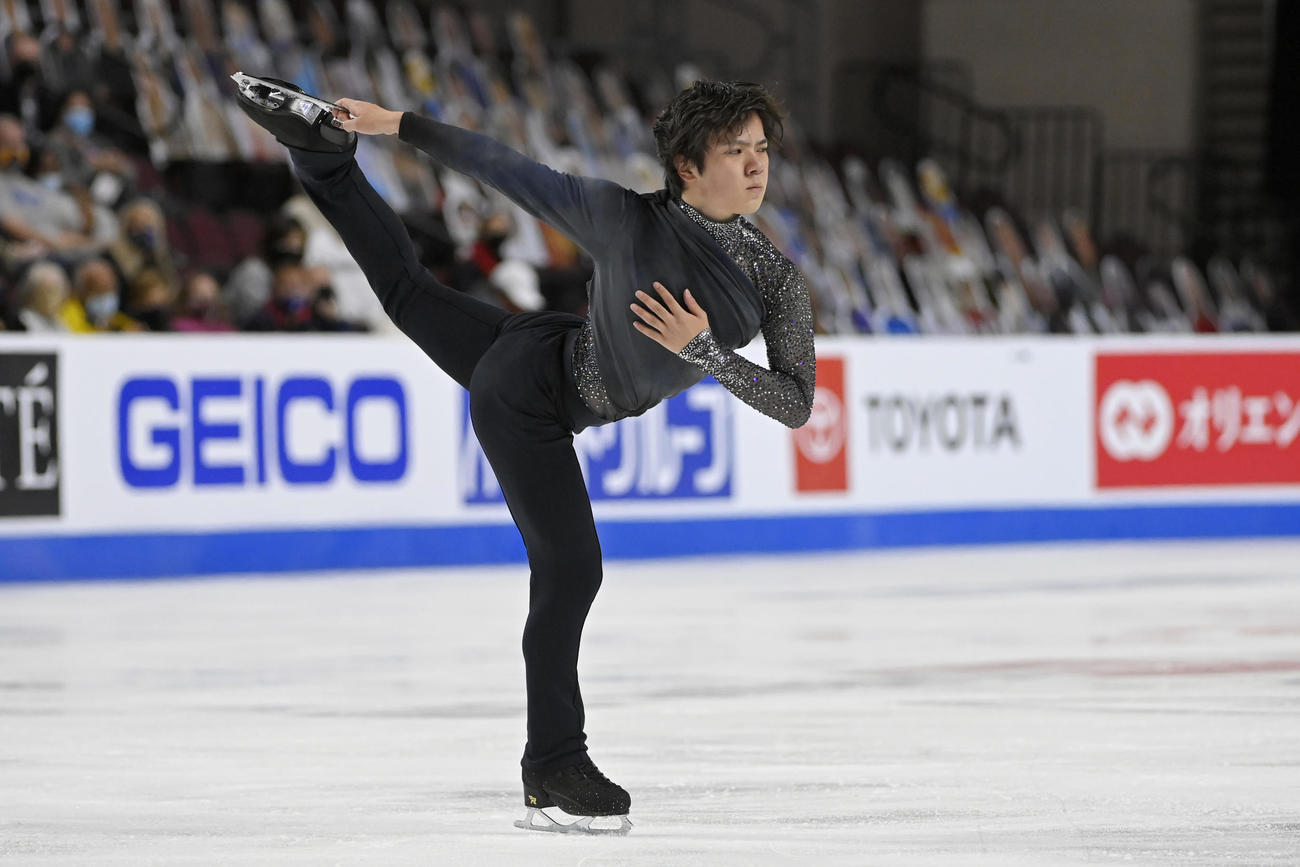 グランプリ（GP）シリーズ第1戦スケートアメリカ　男子SPで演技する宇野昌磨（AP）