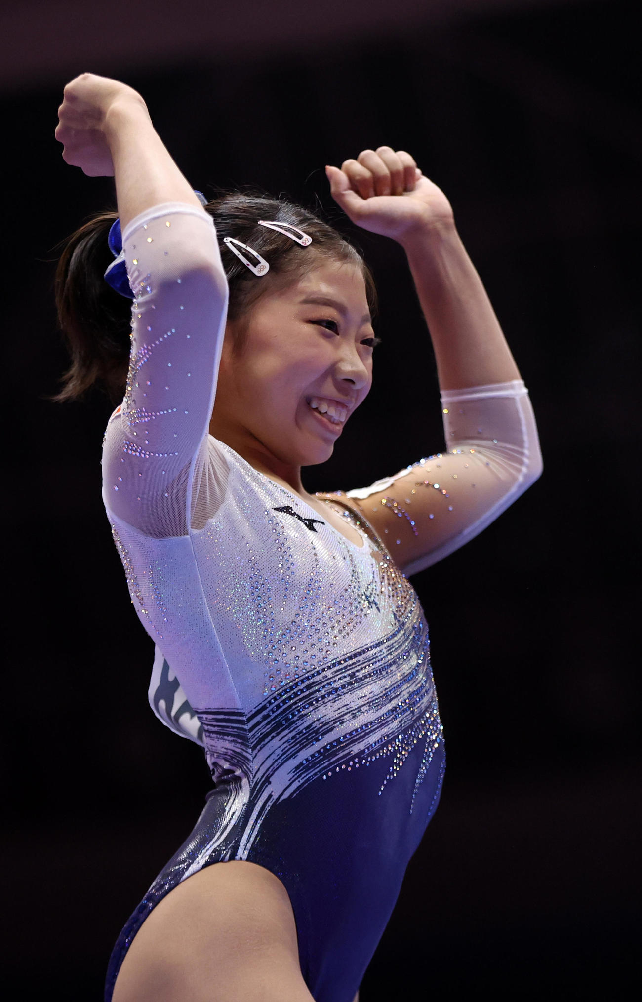 種目別決勝　平均台の演技を終え、ガッツポーズする芦川うらら（代表撮影）