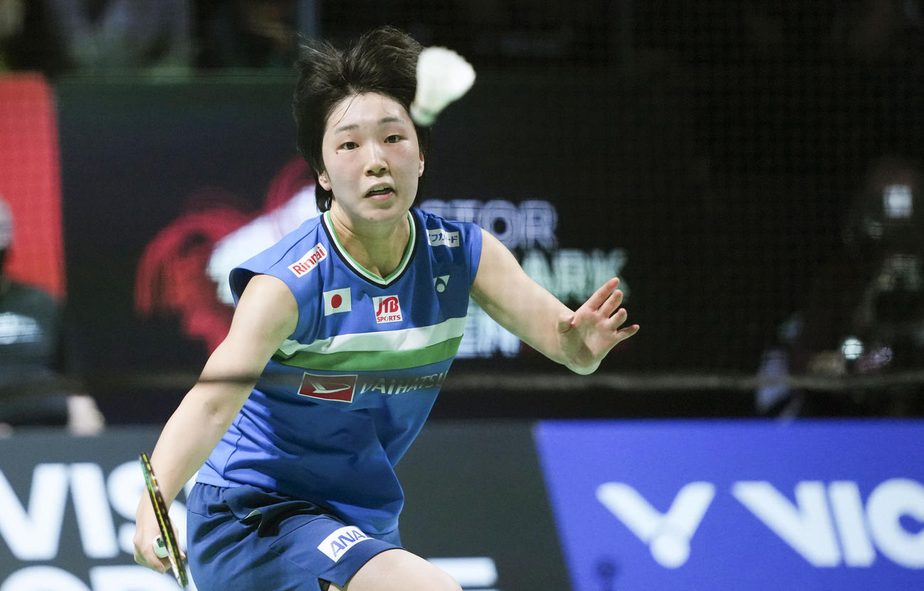 女子シングル決勝でレシーブする山口茜（AP）