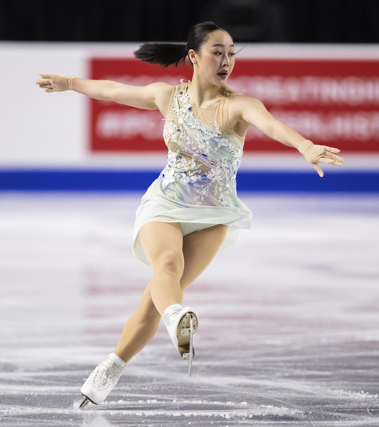 第2戦スケートカナダ女子SP　演技する樋口新葉（AP）