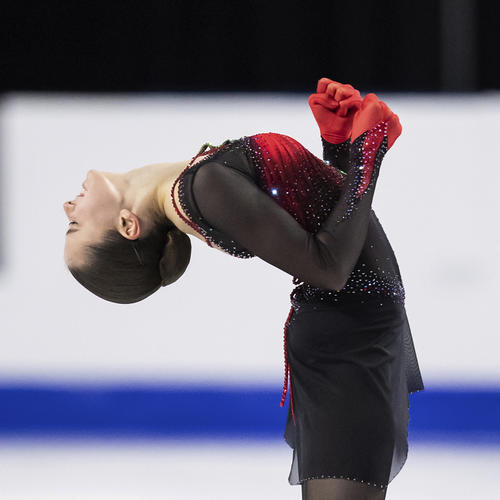 女子フリー　演技を終えたワリエワ（AP）