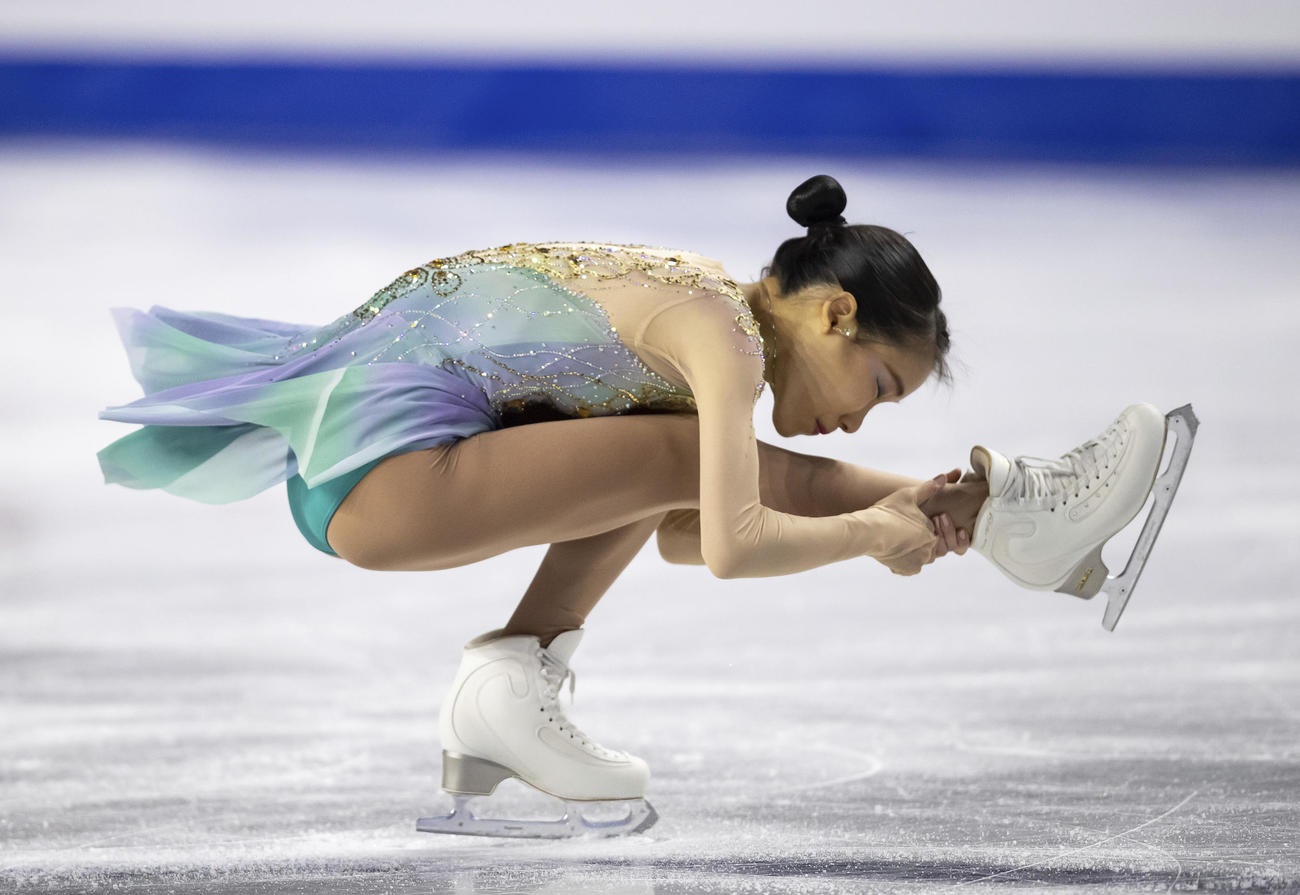女子フリー　演技する三原舞依（AP）