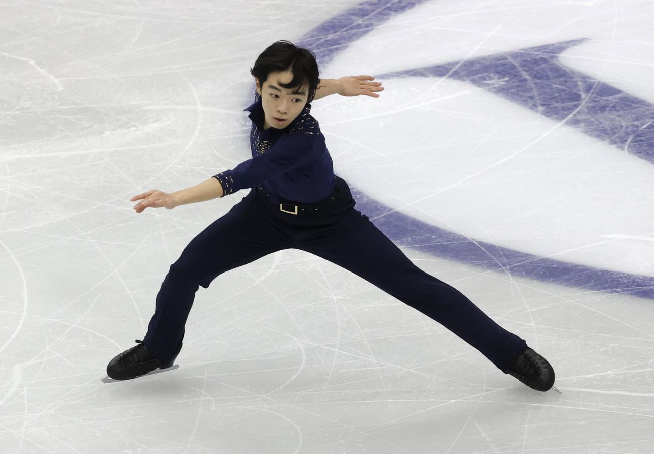 GP第3戦イタリア大会　男子SP　演技する鍵山優真（ロイター）