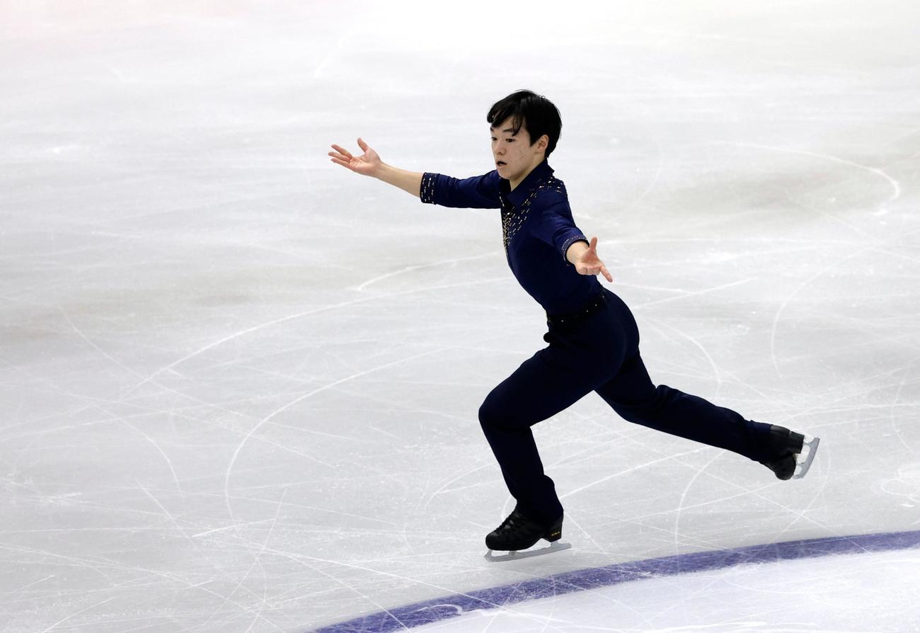 GP第3戦イタリア大会　男子SP　演技する鍵山優真（ロイター）