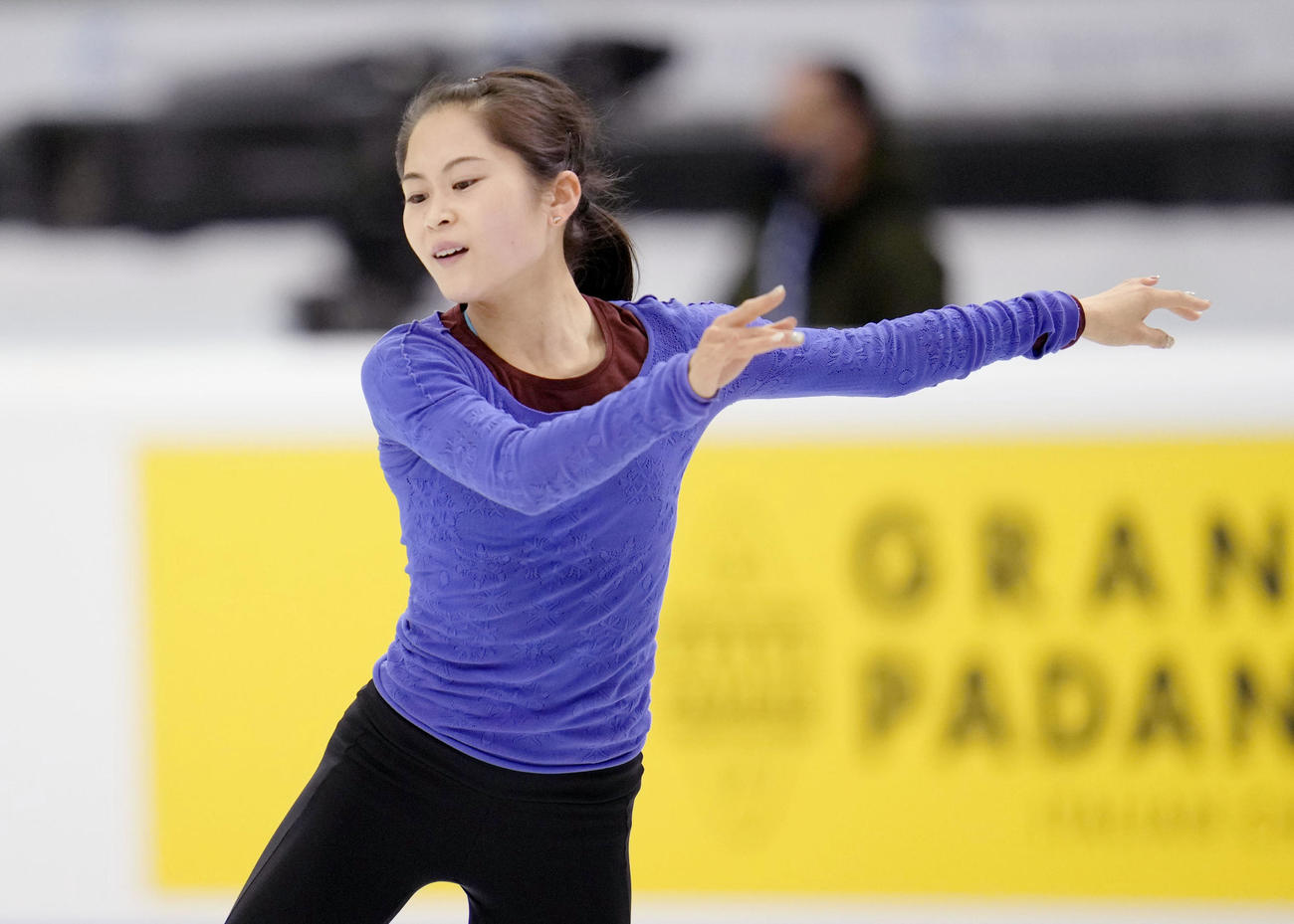 公式練習で調整する宮原知子（共同）