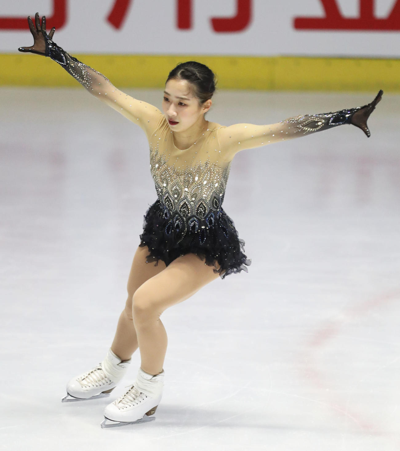 Sr女子シングルフリースケーティングで演技をする新田谷（撮影・屋方直哉）