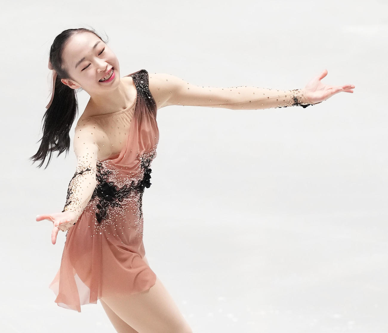 NHK杯女子SPで演技する松生（撮影・菅敏）