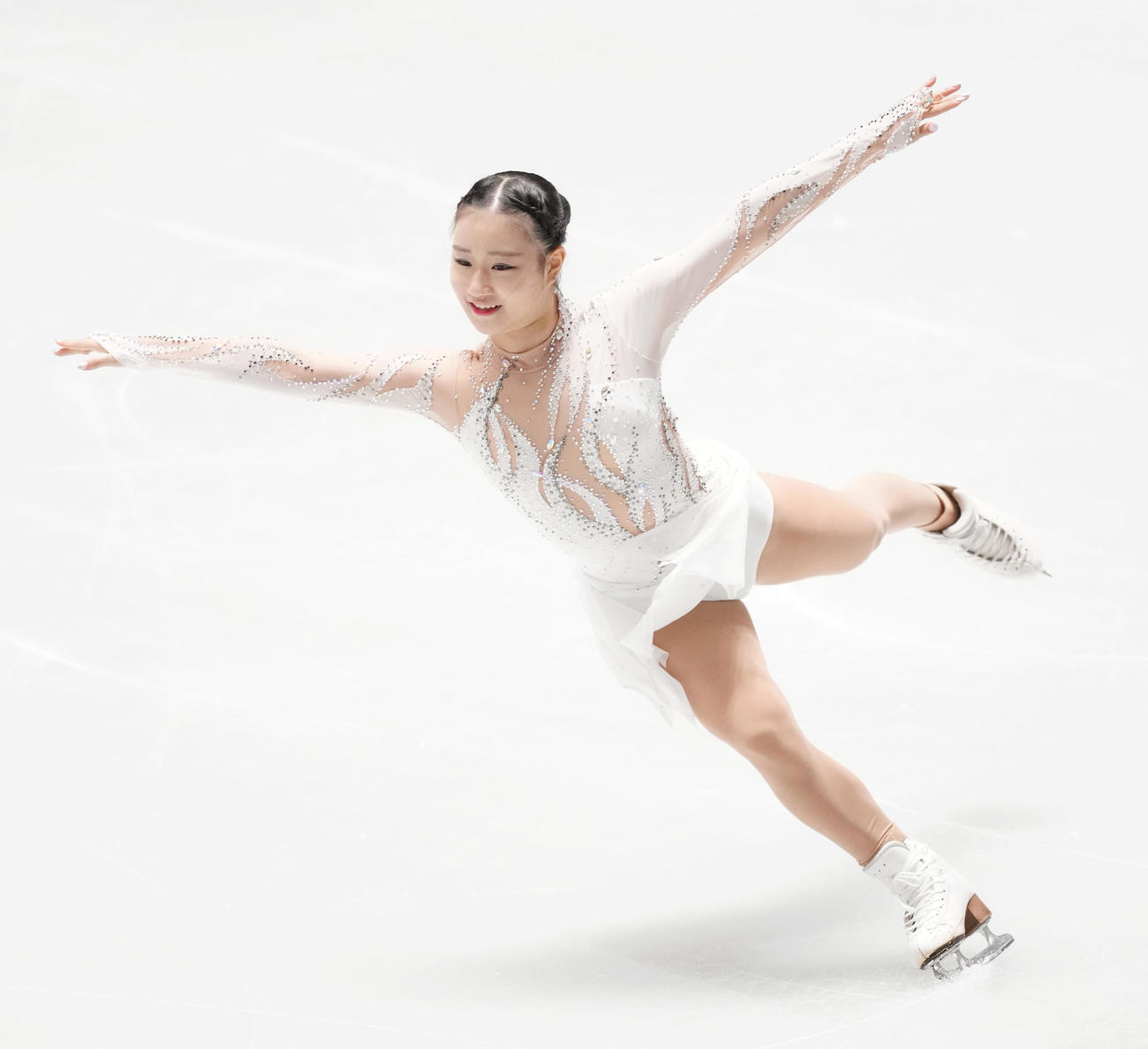 NHK杯女子SPで演技する河辺（撮影・菅敏）