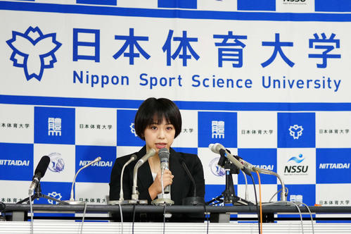 村上茉愛 体操に出会えてよかった 引退会見 指導者へまずは日体大コーチ スポーツ写真ニュース 日刊スポーツ