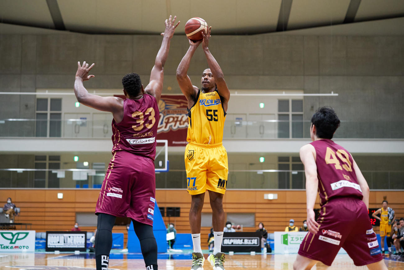 第2Q、シュートを放つ仙台メインセ（C）B．LEAGUE