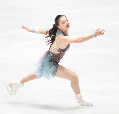 NHK杯女子SPで演技する坂本（撮影・菅敏）