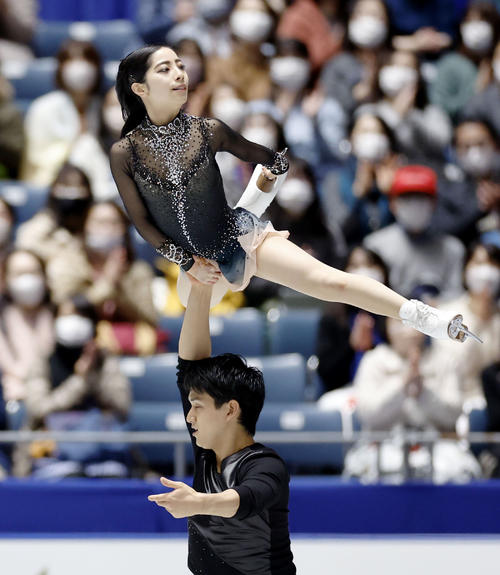 ペアで3位になった三浦（上）、木原組のフリー（共同）
