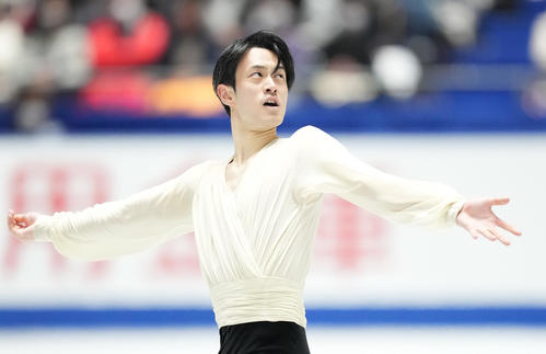 NHK杯男子フリーで演技する山本（撮影・菅敏）