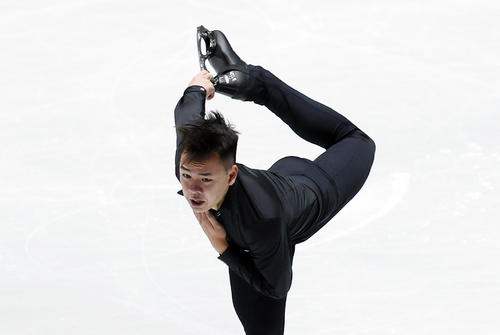 NHK杯男子フリーで演技するナム・ニューエン（ロイター）