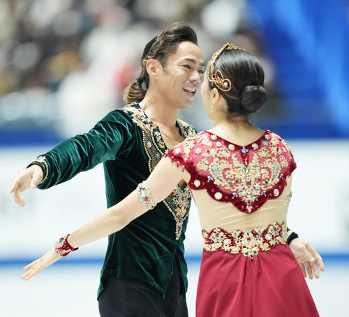 日本歴代最高得点 抱き合って 周囲を見渡し 成長を実感 フィギュア 日刊スポーツ