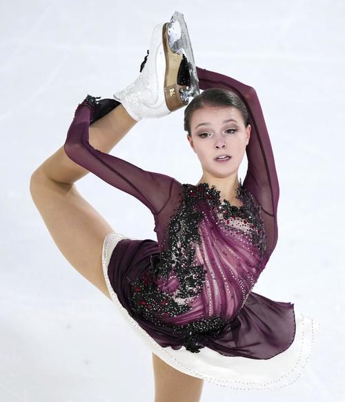 女子で優勝したアンナ・シェルバコワのフリー（AP＝共同）