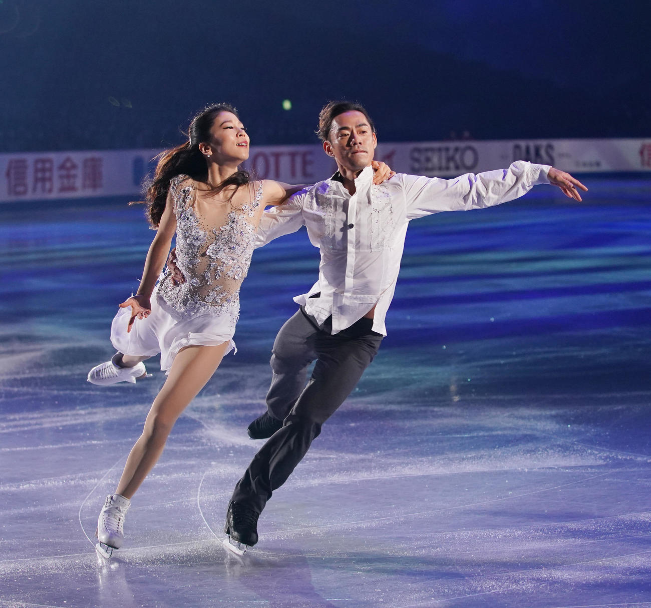 村元哉中（左）、高橋大輔組（2021年11月14日撮影）
