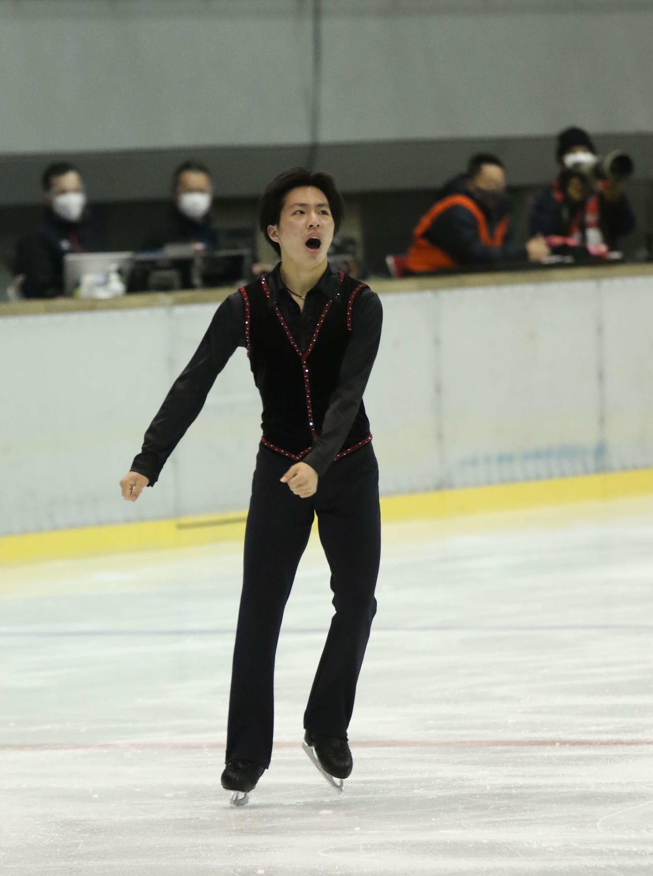 全日本ジュニア選手権男子フリーの演技後にさけぶ三浦（撮影・松本航）