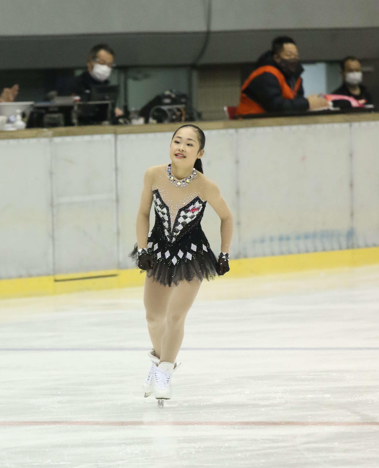 全日本ジュニア選手権女子フリーの演技を終えて笑顔を見せる島田（撮影・松本航）