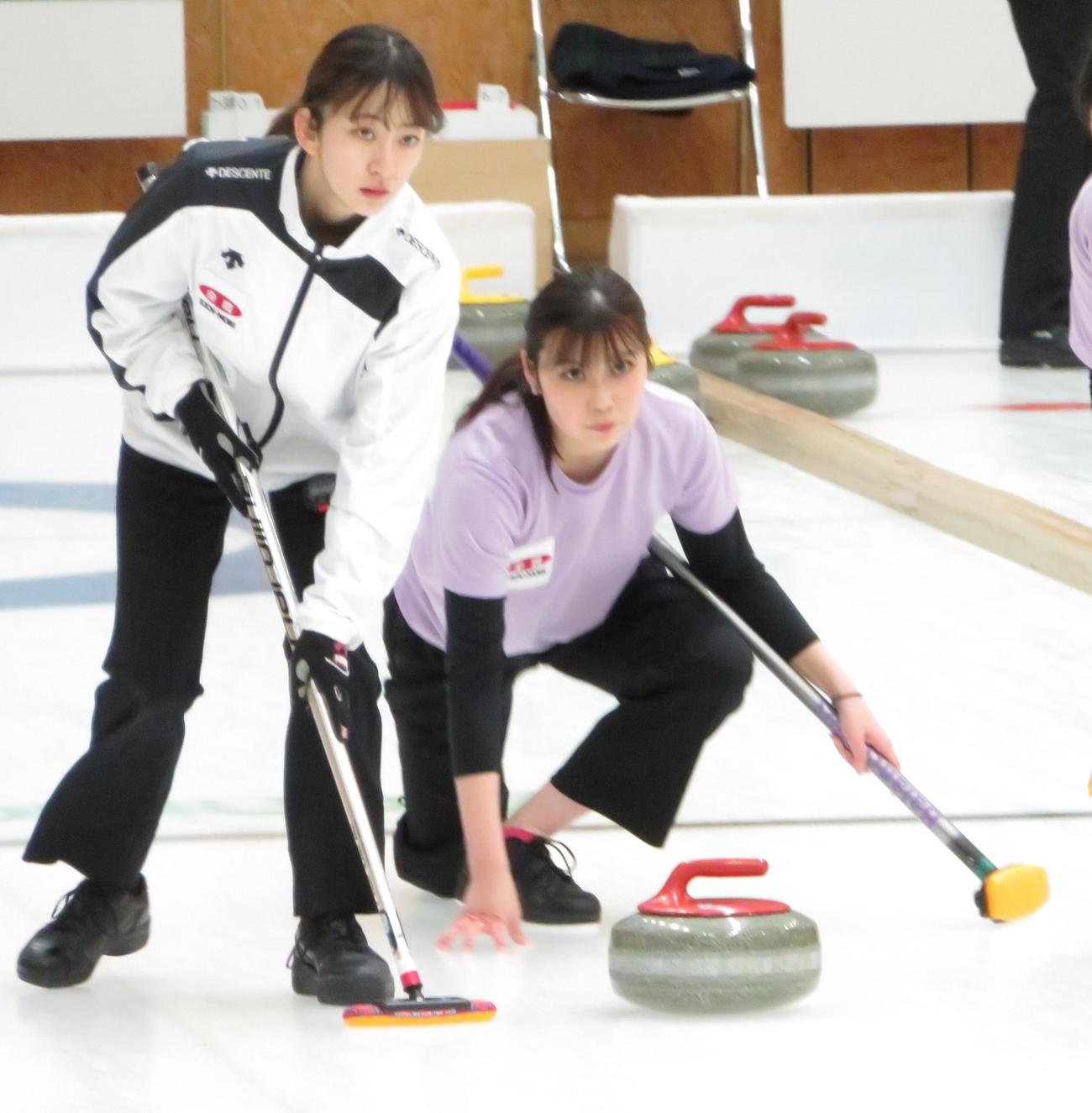 予選2位通過した藤女子大の選手たち（撮影・峯岸佑樹）