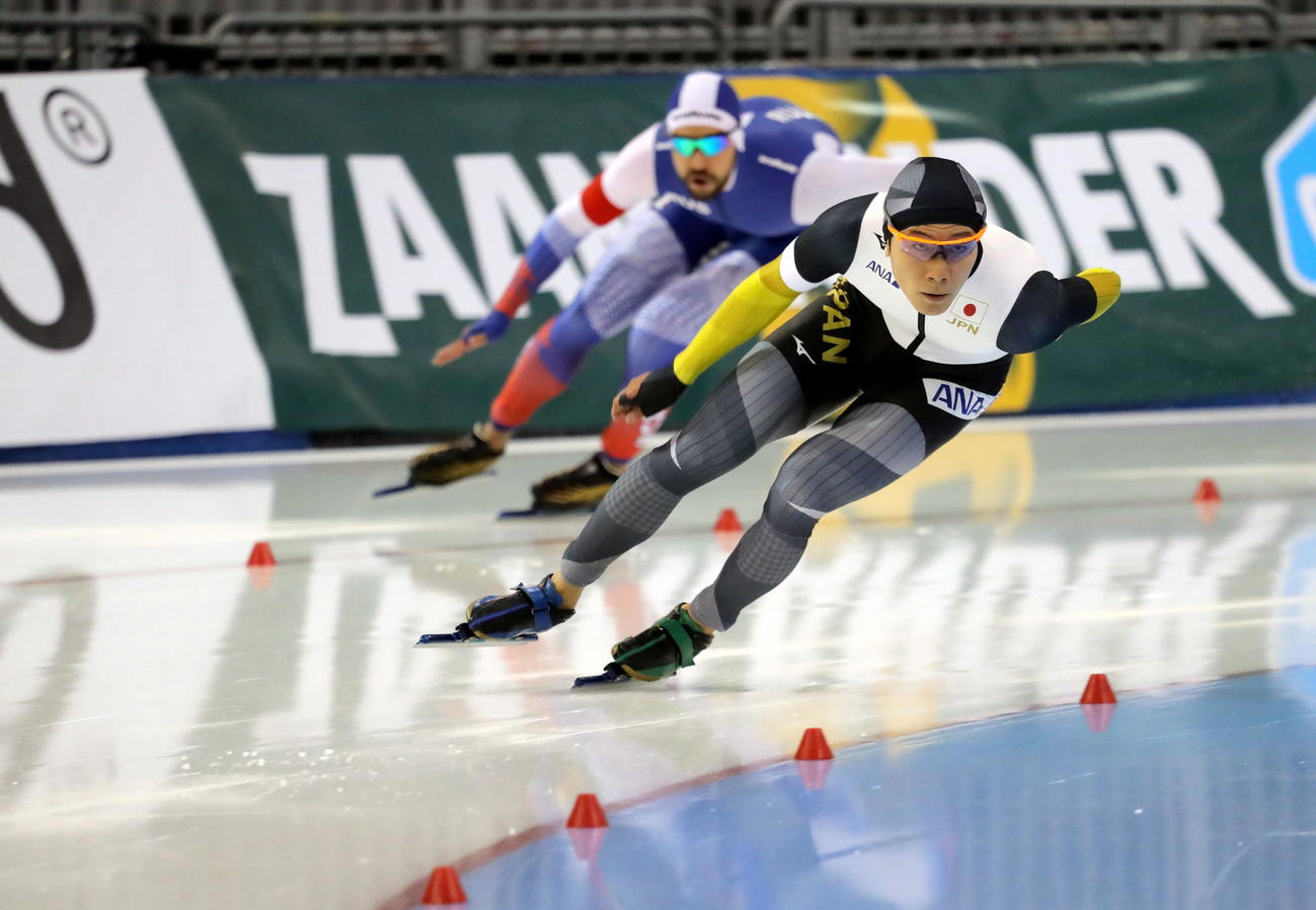 男子500メートルを滑走する森重（撮影・三須一紀）