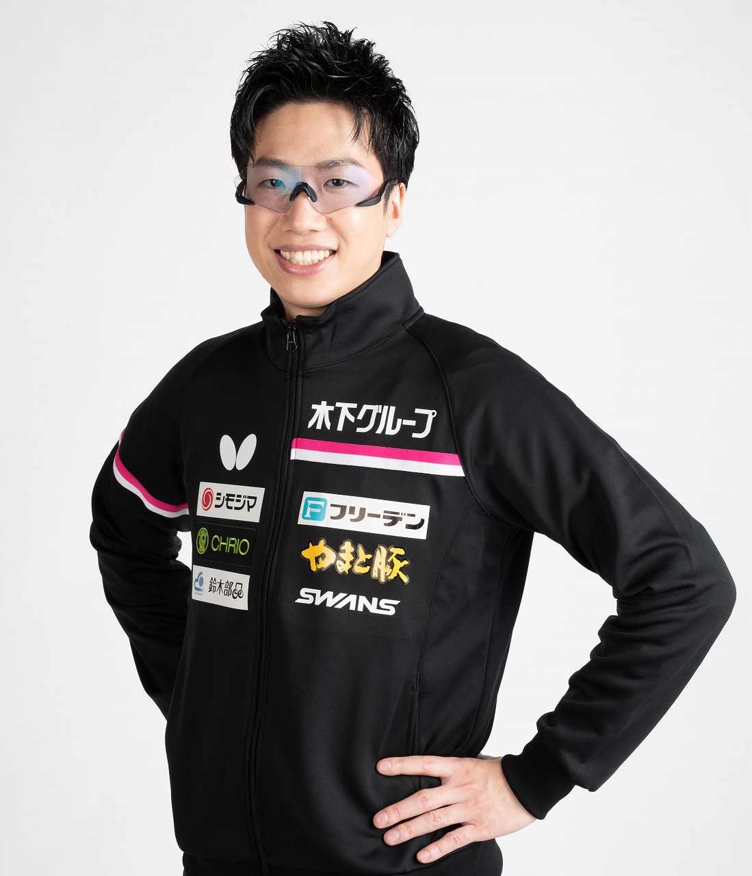東京五輪で話題となった「逆さまサングラス」を着用した水谷隼（外部提供）