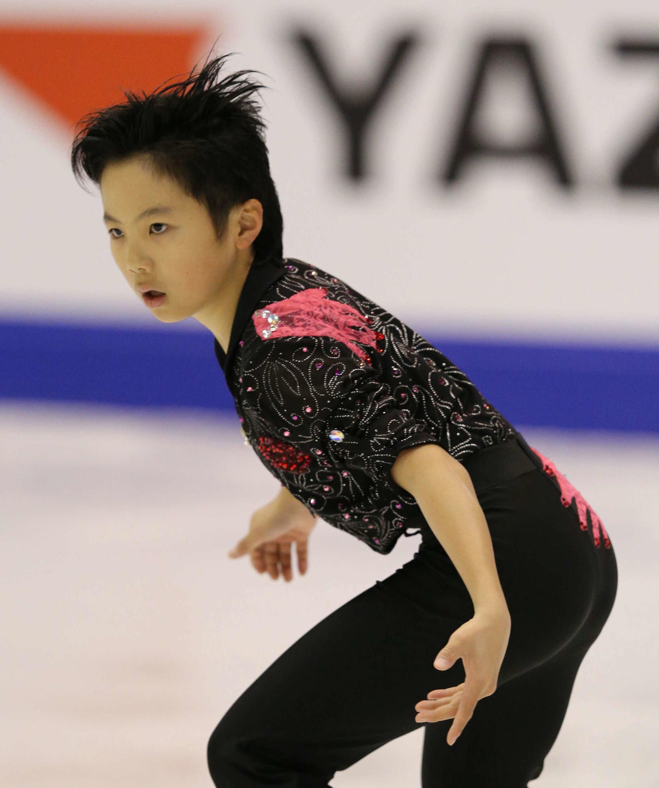 全日本選手権　男子SPで演技する本田太一＝2012年12月21日