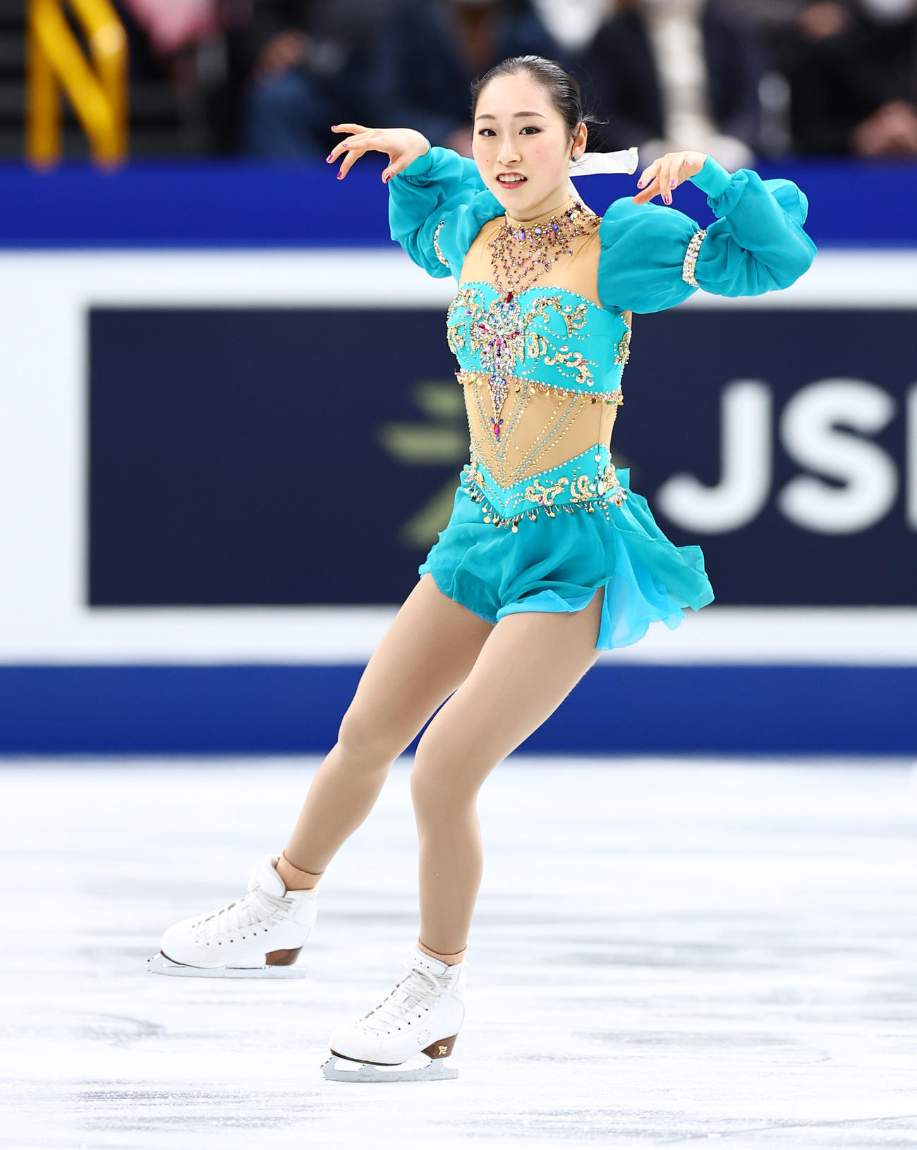 女子SPで演技する佐藤（撮影・垰建太）
