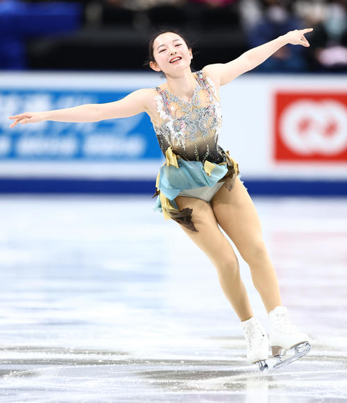 女子SPで演技する大庭（撮影・垰建太）