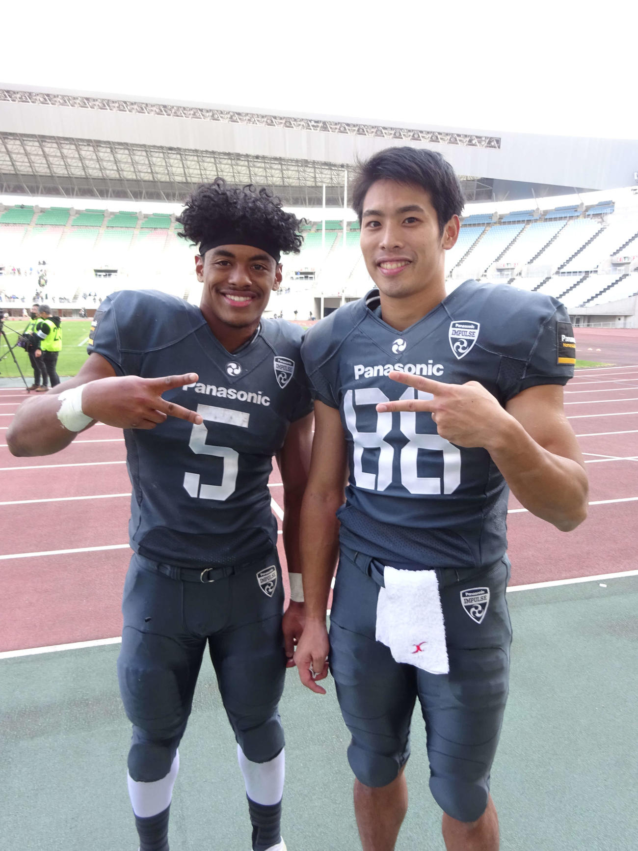 パナソニックの攻撃をけん引したRBジャモー（左）とWR木戸崇斗（撮影・加藤裕一）