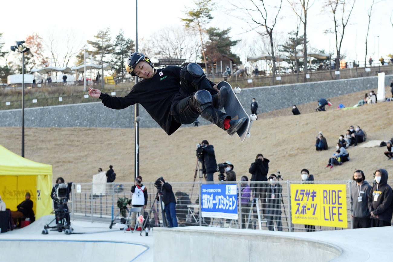 パーク男子決勝で演技する笹岡（撮影・滝沢徹郎）