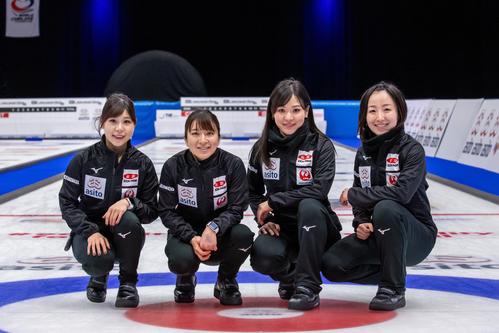 北京五輪最終予選に出場中のロコ・ソラーレ（左から）吉田夕梨花、鈴木夕湖、吉田知那美、藤沢五月（ｃ） WCF / Steve Seixeiro