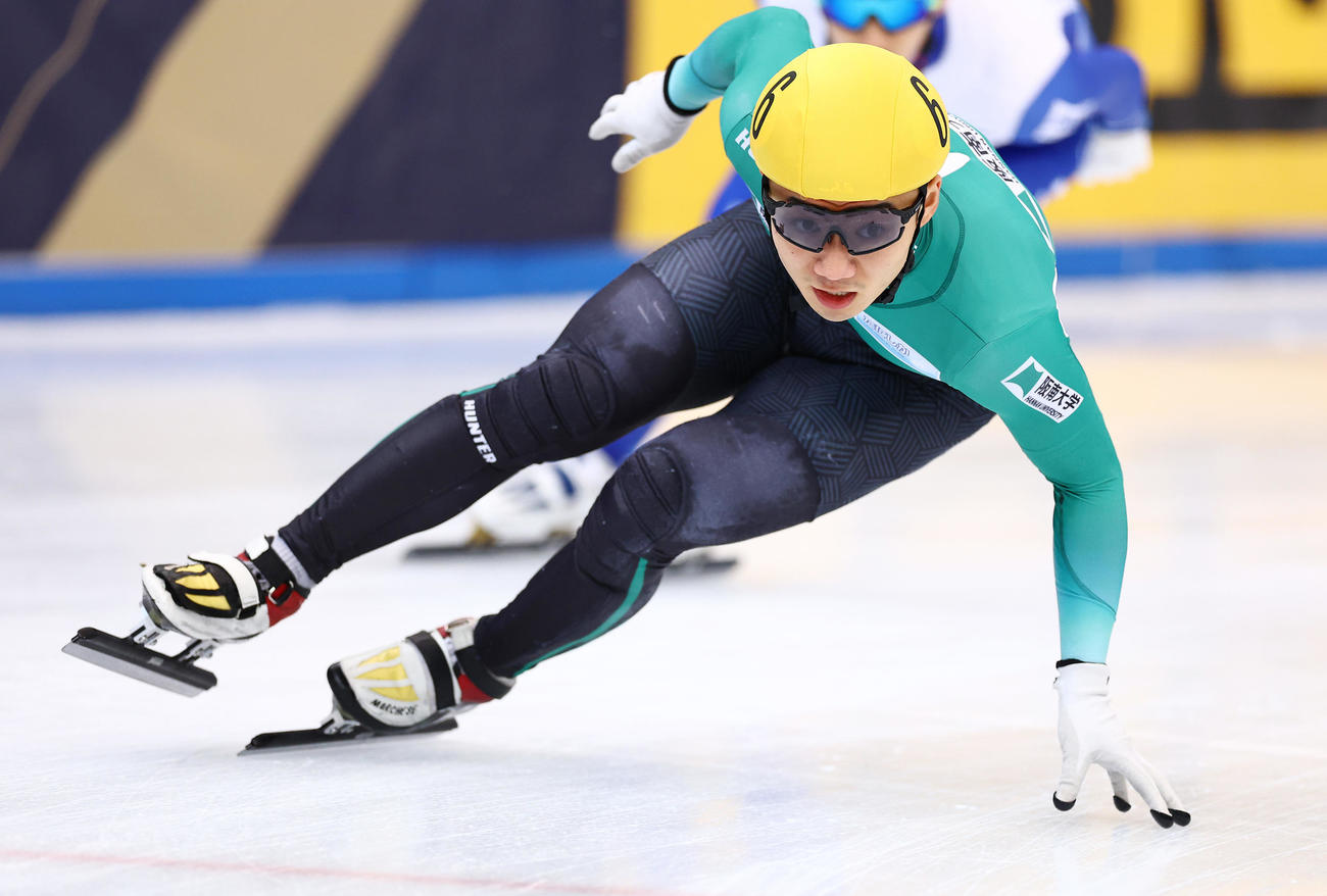 男子1500メートルA決勝で滑走する松津（撮影・垰建太）
