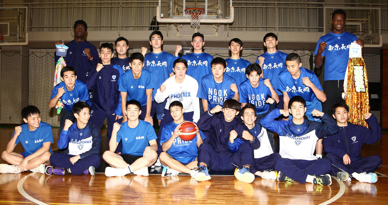 優勝を狙う帝京長岡メンバー