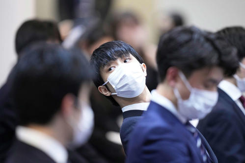 開会式に参加した羽生（代表撮影）