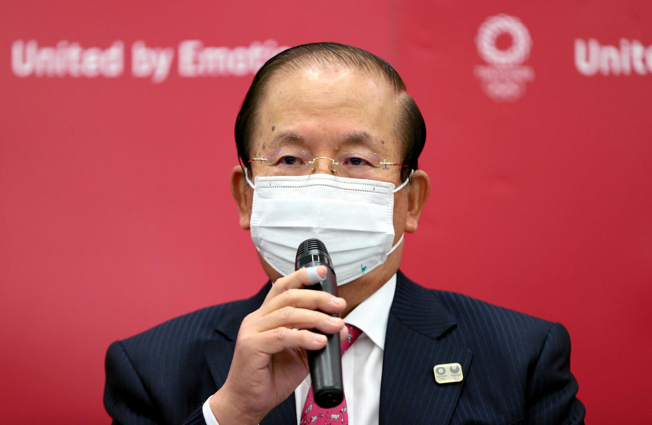 東京五輪・パラリンピック大会組織委員会の理事会後の会見に臨む武藤事務総長（代表撮影）